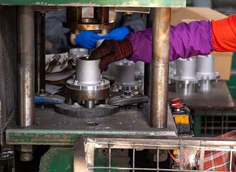 鋁合金壓鑄件產(chǎn)生氣孔問題該如何解決？